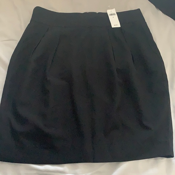 Stunning pleated black skirt. Unworn with tags - Picture 1 of 4